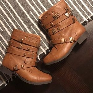 Like new Brinley Co boots